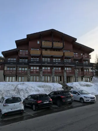Les coches-domaine de la plagne Отели в г. Белантр