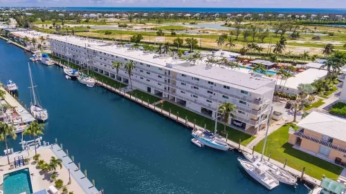 Tropical Oasis on Sombrero Beach in the Heart of Marathon FL