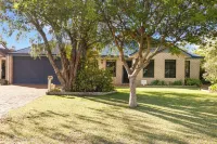 Meters to Beach, Short Walk to Town! Hotels near Mongrel Creek Wines Margaret River