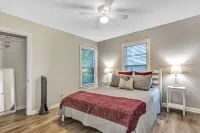 德克薩斯州農工大學迷人的2卧1衛小屋風格度假屋，近期翻新