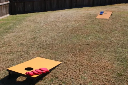 COZY Tropical Oasis with Saltwater Summer Pool Sleeps 8