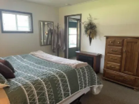 Wolf Creek Retreat, Grand Lake, 2 miles to the center of Grove OK and a fab view