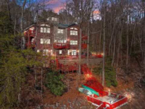 Sleeps 20. Inside Lake Norman State Park; Kayaks, Canoes, Theater, Pool Table Hotels in Fallstown