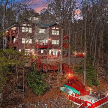 Sleeps 20. Inside Lake Norman State Park; Kayaks, Canoes, Theater, Pool Table