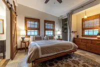 The Green Mountain Chapel // Old Church repositioned into 3 BR