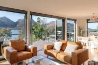 The Moorings at Freycinet. Beachfront. Panoramic Mountain Views. Free wifi.