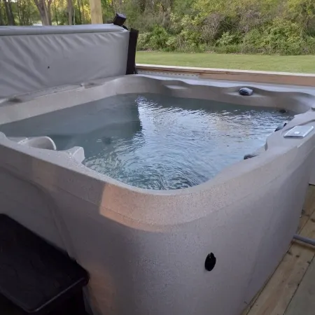 Hot Tub, Lake View Cottage, Dog Friendly, Lake Access