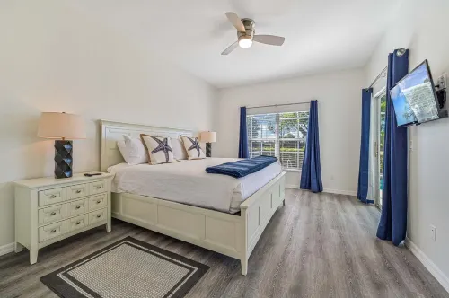 The Sandollar House Hotels in Lely Resort