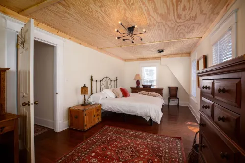 The Lodge House - Centrally Located Cheerful 5BR - Minutes to Gore!