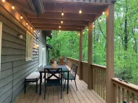 Private, pet-friendly lodge w/ deck, game room, high speed WIFI