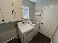 The Lily Pad. 3 bd/1ba. 4 beds. Center of town! Fenced backyard!