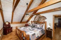 Secluded Cabin on Private 6 Acres w/ 2 Waterfalls & 4 Streams Near Brevard
