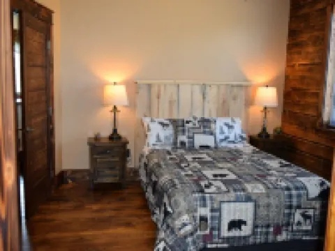 Sunset Ridge Cabin Hotels in Lead