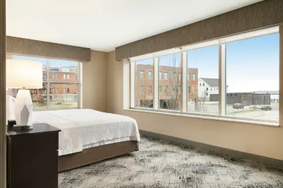 Hampton Inn Portland Downtown - Waterfront Các khách sạn ở Portland