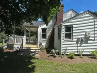 Centrally located Orleans home w/ outdoor seatiing