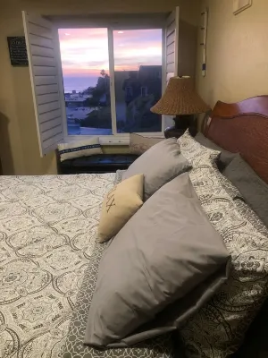 Stunning ocean views beach balcony 10 min to LEGOLAND CA King bed,pool and grill