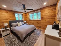 Cabin with hot tub, heated swimming pool and acres of backyard hiking - Alppimaja