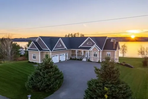 Big Sky Lodge Sunset Suite. Luxury Lodging on Long Lake Saint David Maine