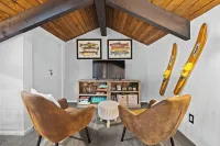 Townhouse in Private Lakeside Community