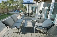 🌴Lush backyard, vaulted open concept, quiet,7 min walk 2 beach, plenty parking! Hotels in Lower Grand Lagoon