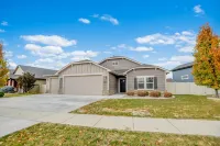 Backyard Bungalow w/ Resort Like Backyard!!! Hotels near Nampa Public Library