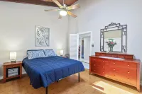 Beautiful, Centrally Located Top Floor Condo with Ocean and Mountain Views!