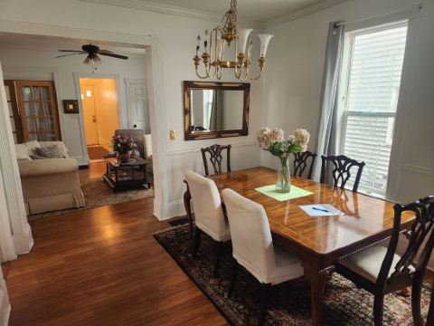 Downtown GR Apartment on Medical Mile, Covered Front Porch Cross from  Coit Park