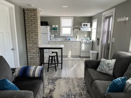 Small Home in the City of Alexandria!