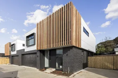 3 Bedroom Townhouse - Centrally Located