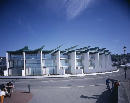 2: Apartment with Magnificent Sea Views