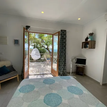 Luxury, self contained, airconditioned studio with private terrace & use of pool