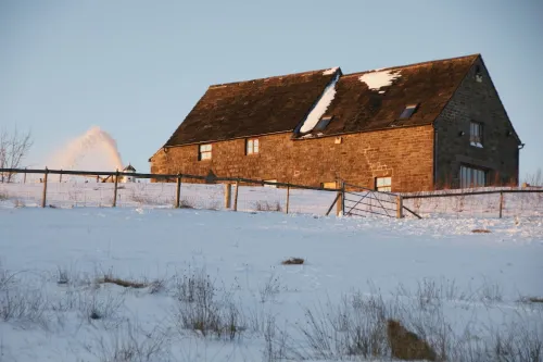 Historic Barn With Breathtaking Views Over Derbys/Staffs Border. Pet friendly.