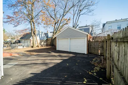 6 Mins From EWR Airport Cozy 3 Bedroom Apartment Отели рядом с достопримечательностью «Short Hills Plaza»