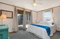 Sleeps 16! 1 Minute Walk To Beach! - 4 tähden