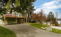 Spacious Family Retreat with Ocean View, Pet friendly