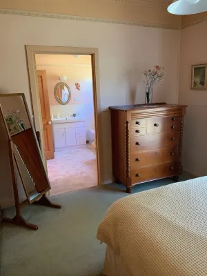 Much Loved Period Cottage Hotels in Penguin