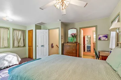 The Dogwood Suite at Tudor House Vacation Rentals