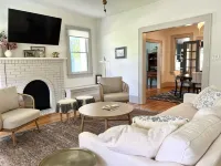 Charming 1920s Bungalow- Stay Where Hgtv's Hometown Takeover Stayed!