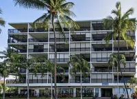 KONA DOWNTOWN DREAM OCEAN VIEW FREE PARKING NEW MEMORY FOAM MATTRESS ELEVATORS
