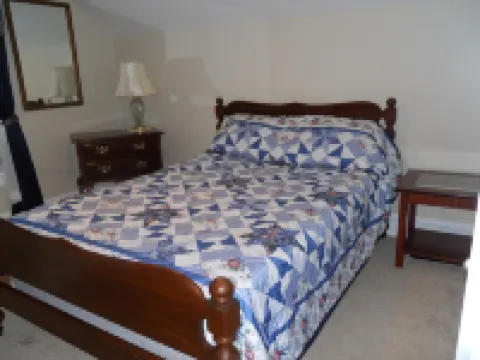 Cozy country bungalow within the Amish Community Hotels in Upper Leacock Township