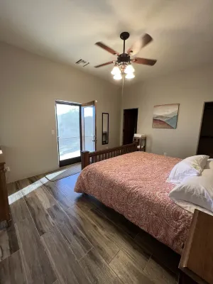 Perfect getaway house! Spacious and private. 4bd 3.5bath with heated pool! Hotels near Catch-and-Release Fishing Lake