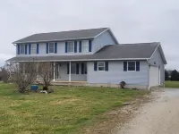 Country Sunrise Vacation Home.  Close to Cedar Point and Lake Erie Islands Hotels in Sandusky County