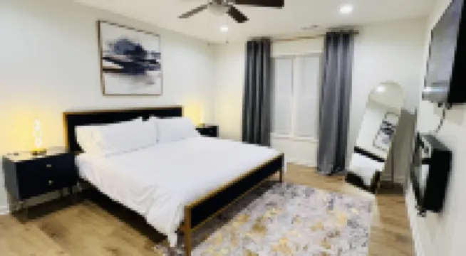 "Blue Belle"-A Magestic Modern Retreat w/ King Bed