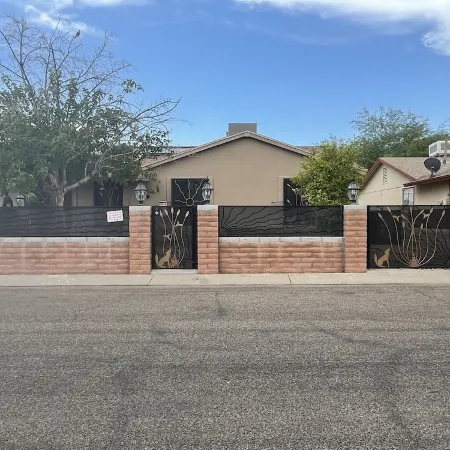 Beautiful 4bedroom and heated pool, great place for family gatherings!