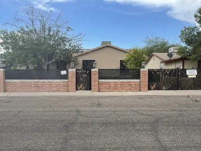 Beautiful 4bedroom and heated pool, great place for family gatherings! Hotels near San Xavier del Bac Mission