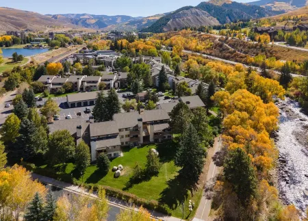 -New Listing- Fully Renovated, Avon 2/2 Condo: Walk To Ski Shuttle