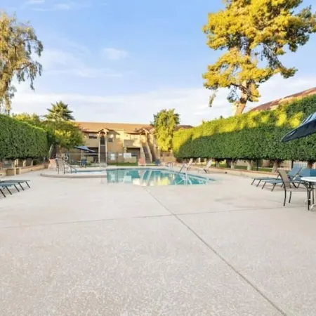 ~The Hidden Gem~ King Bed and Hot Tub!