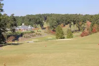 Newly Renovated Golfer's And/Or Boater's Dream Get Away!