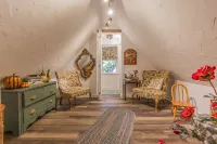 Fairytale cottage in Chickamauga, GA