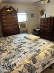 West End Beach House - 5 Minute Walk To The Beach Hotels near Promenade Beach Club